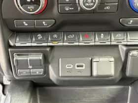 Chevrolet Silverado (2022) thumbnail 24