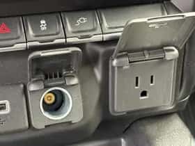 Chevrolet Silverado (2022) thumbnail 25