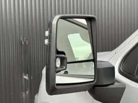 Chevrolet Silverado (2022) thumbnail 54
