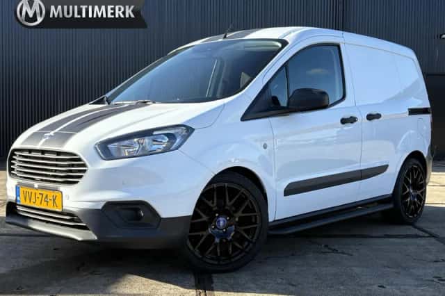 Ford Transit Courier (2023) thumbnail 1