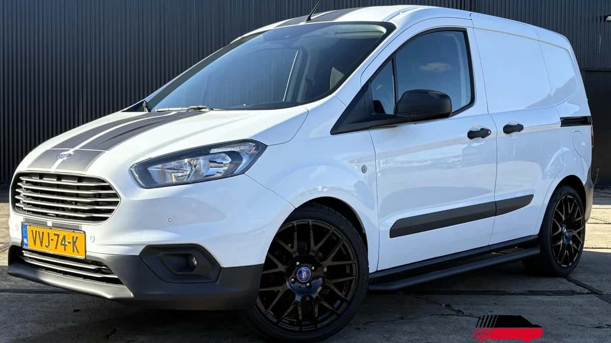 Ford Transit Courier (2023) — foto 1