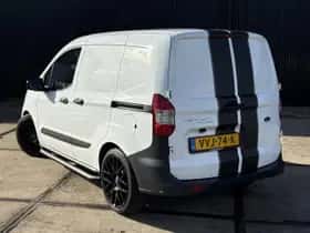 Ford Transit Courier (2023) thumbnail 13