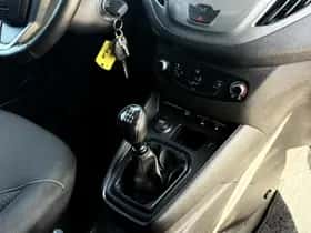 Ford Transit Courier (2023) thumbnail 28