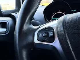 Ford Transit Courier (2023) thumbnail 33