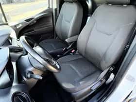 Ford Transit Courier (2023) thumbnail 5