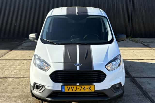 Ford Transit Courier (2023) thumbnail 6