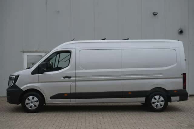 Renault Master (2024) thumbnail 2