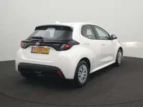 Toyota Yaris (2023) thumbnail 4