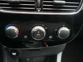 Renault Clio (2016) thumbnail 25