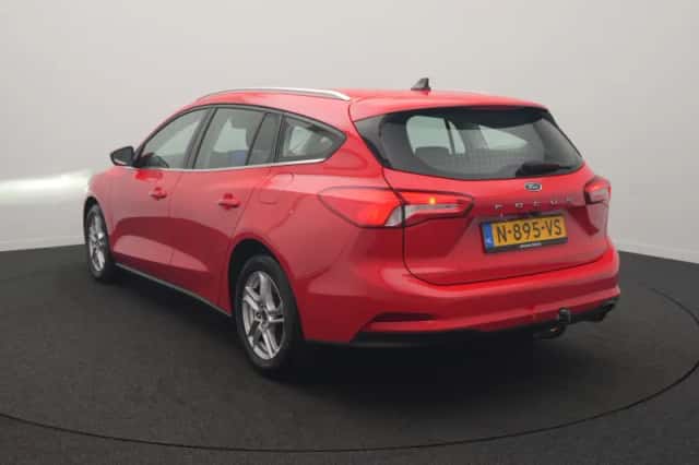 Ford Focus (2022) thumbnail 3
