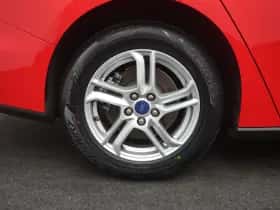 Ford Focus (2022) thumbnail 7