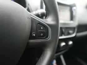 Renault Clio (2019) thumbnail 19