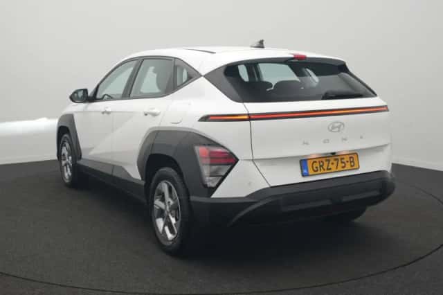 Hyundai Kona (2024) thumbnail 3