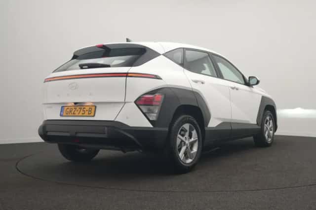 Hyundai Kona (2024) thumbnail 6