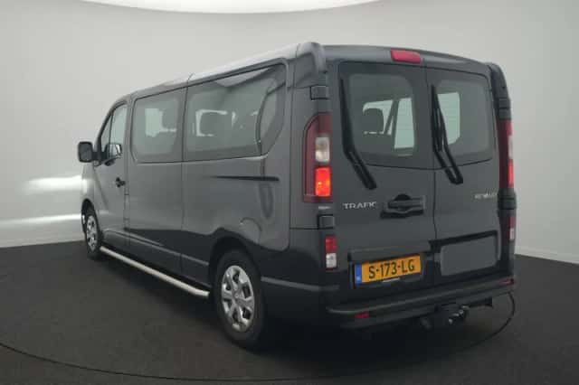 Renault Trafic (2022) thumbnail 3
