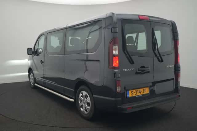 Renault Trafic (2022) thumbnail 3