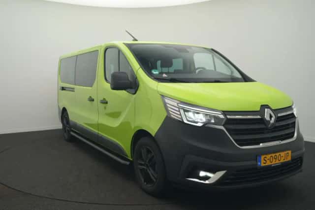 Renault Trafic (2022) thumbnail 2