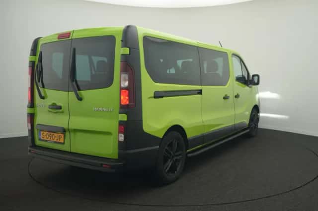 Renault Trafic (2022) thumbnail 4