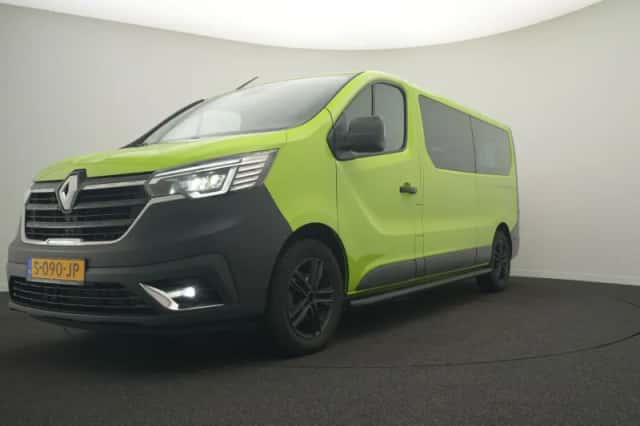 Renault Trafic (2022) thumbnail 5