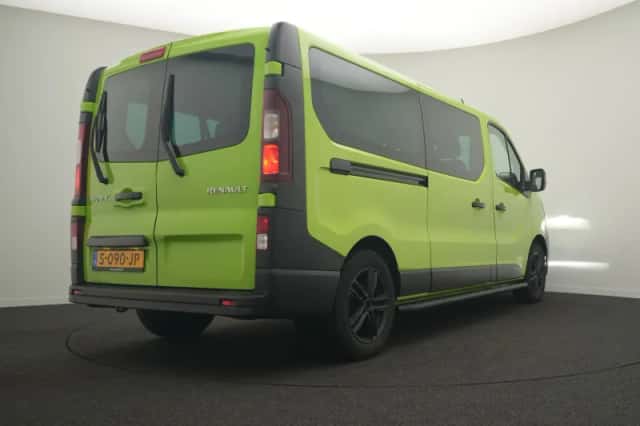 Renault Trafic (2022) thumbnail 6