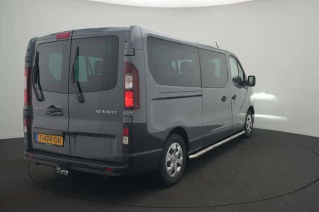 Renault Trafic (2022) thumbnail 4