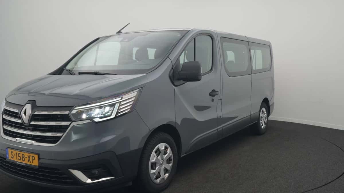 Renault Trafic (2023) — foto 1