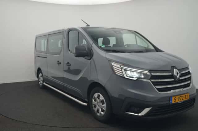 Renault Trafic (2023) thumbnail 2