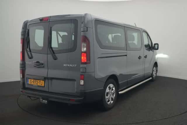 Renault Trafic (2023) thumbnail 4