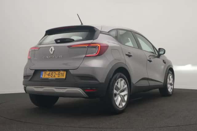 Renault Captur (2023) thumbnail 6