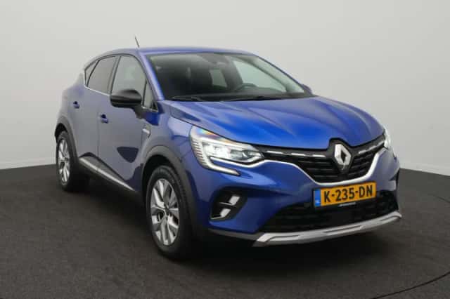 Renault Captur (2020) thumbnail 2