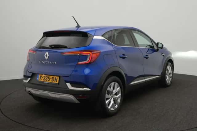 Renault Captur (2020) thumbnail 4