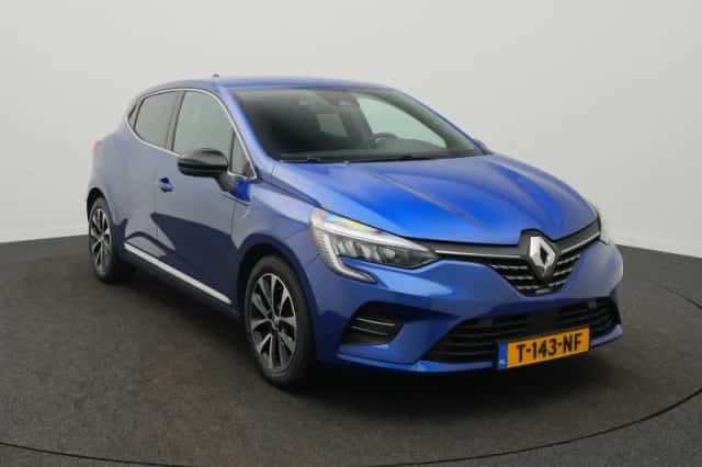 Renault Clio (2023) thumbnail 2