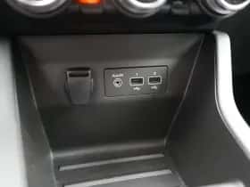 Renault Clio (2022) thumbnail 24