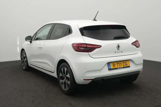 Renault Clio (2022) thumbnail 3
