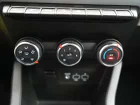 Renault Clio (2022) thumbnail 24