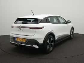 Renault Mégane E-Tech (2022) thumbnail 4