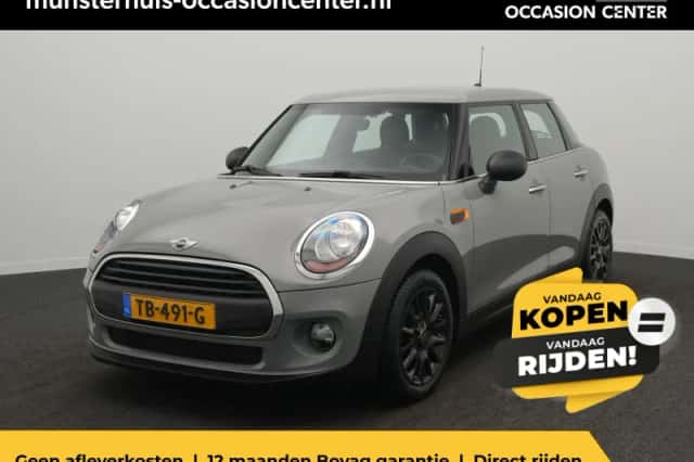 MINI One (2018) thumbnail 1