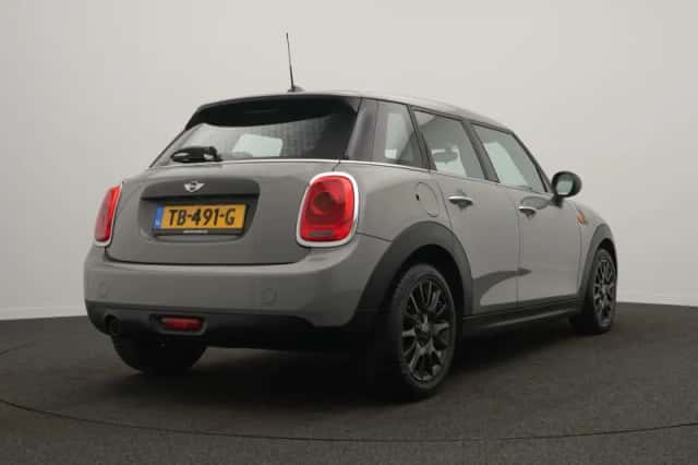 MINI One (2018) thumbnail 6