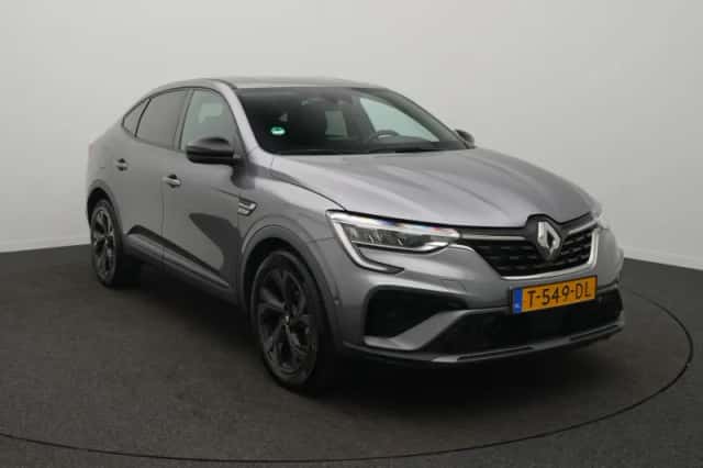Renault Arkana (2023) thumbnail 2
