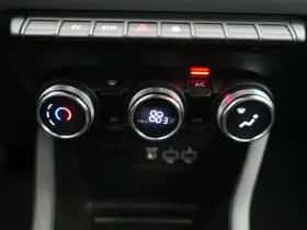 Renault Clio (2022) thumbnail 23