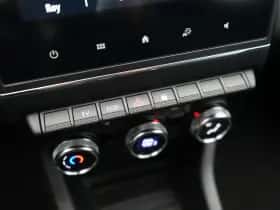 Renault Clio (2022) thumbnail 24