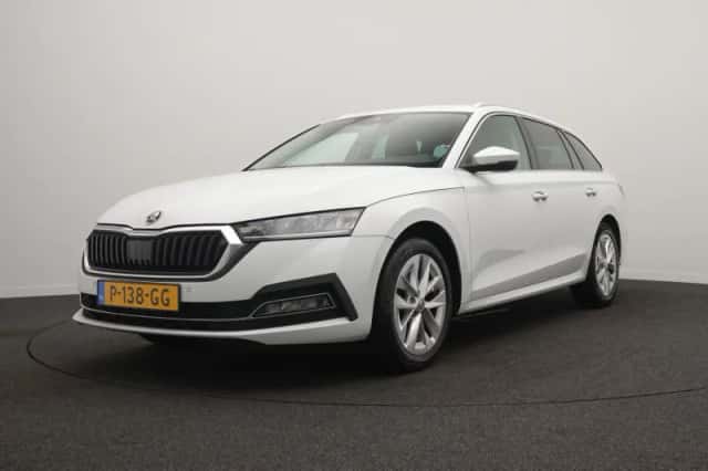 Škoda Octavia (2022) thumbnail 5