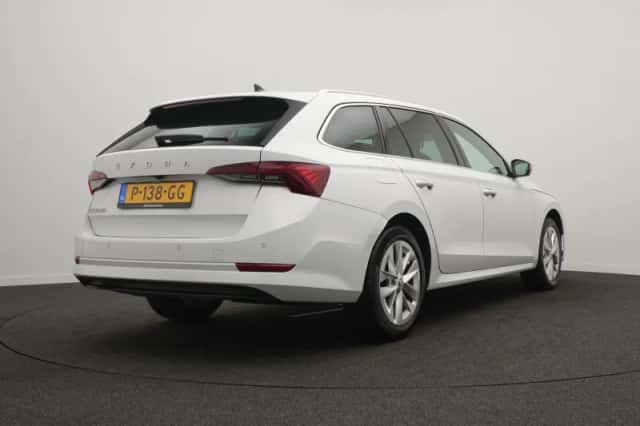 Škoda Octavia (2022) thumbnail 6