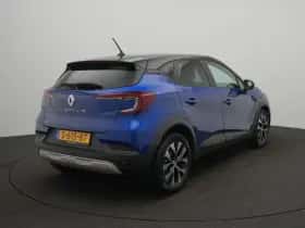 Renault Captur (2022) thumbnail 4