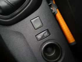 Renault Captur (2017) thumbnail 23