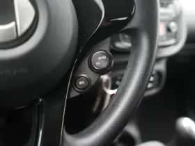 Smart Forfour (2017) thumbnail 18