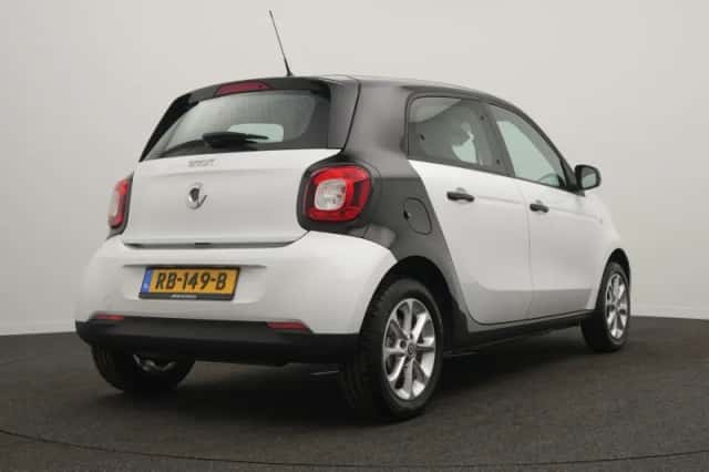 Smart Forfour (2017) thumbnail 6