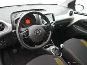 Toyota Aygo (2018) thumbnail 11