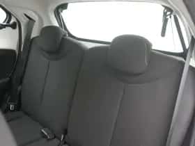 Toyota Aygo (2018) thumbnail 12
