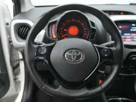 Toyota Aygo (2018) thumbnail 15